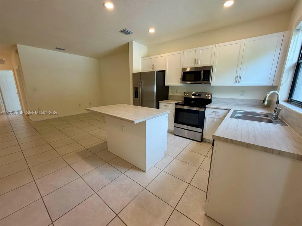 11115 W 32nd Ln Hialeah, FL 33018