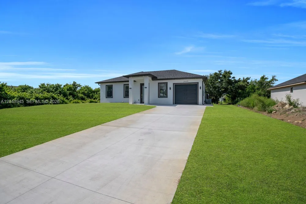 2609 21st ST SW Lehigh Acres, FL 33976