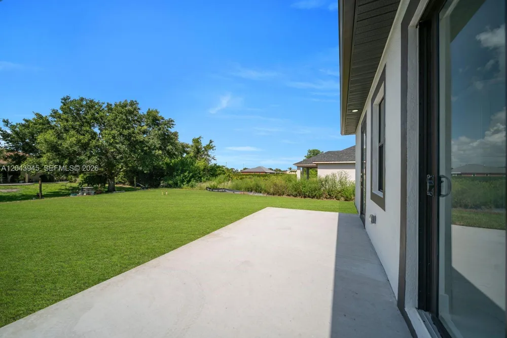 2609 21st ST SW Lehigh Acres, FL 33976