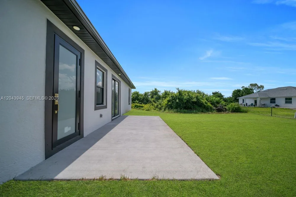 2609 21st ST SW Lehigh Acres, FL 33976