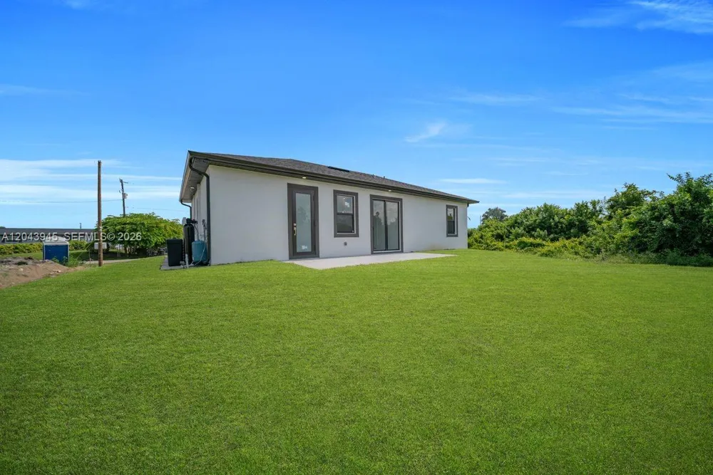 2609 21st ST SW Lehigh Acres, FL 33976
