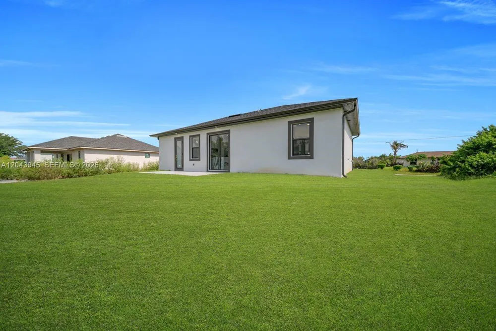 2609 21st ST SW Lehigh Acres, FL 33976