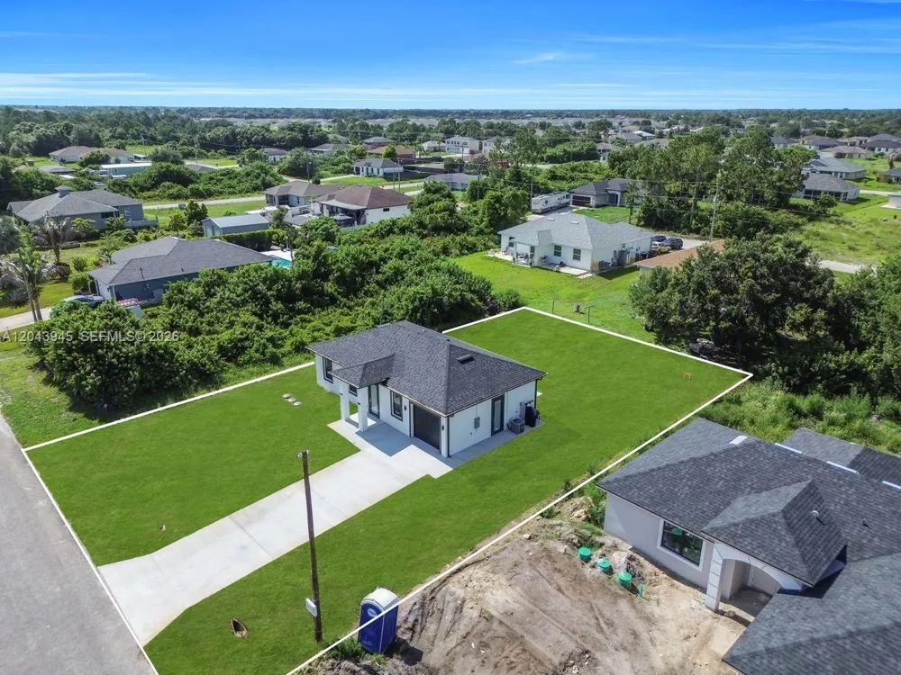 2609 21st ST SW Lehigh Acres, FL 33976