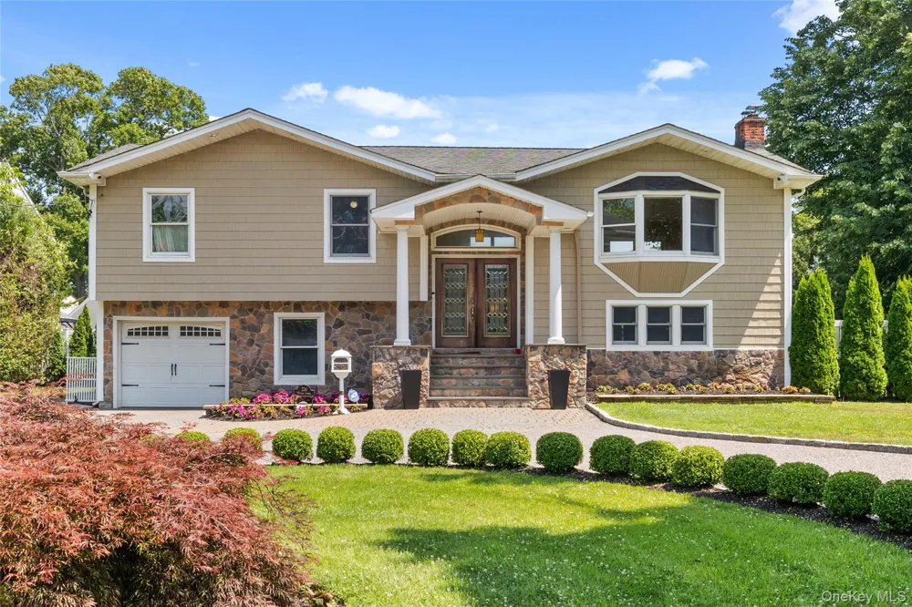 236 Windsor Avenue Brightwaters, NY 11718