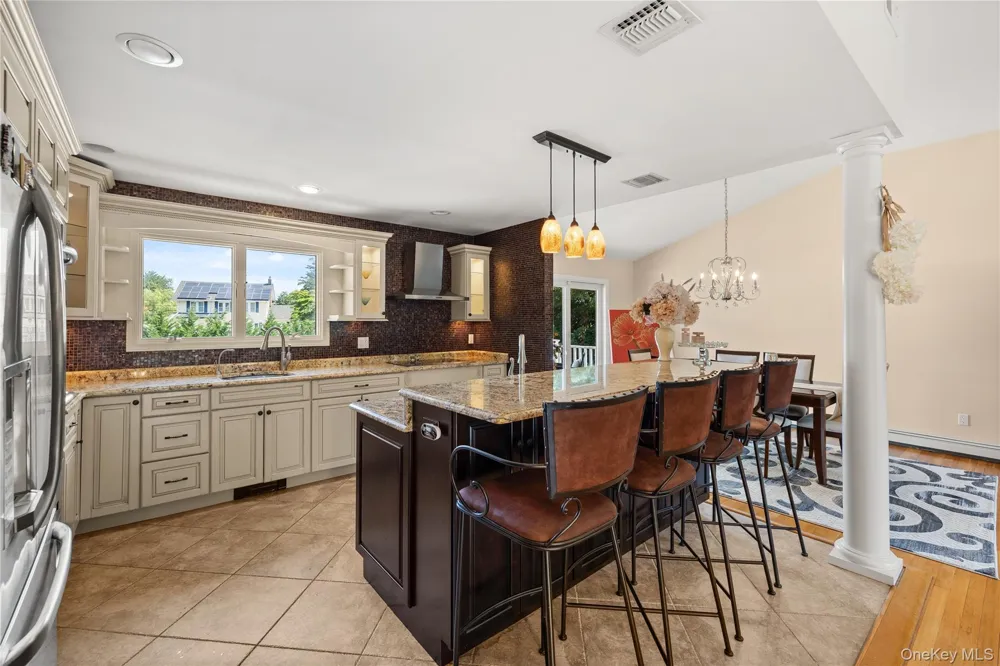 236 Windsor Avenue Brightwaters, NY 11718