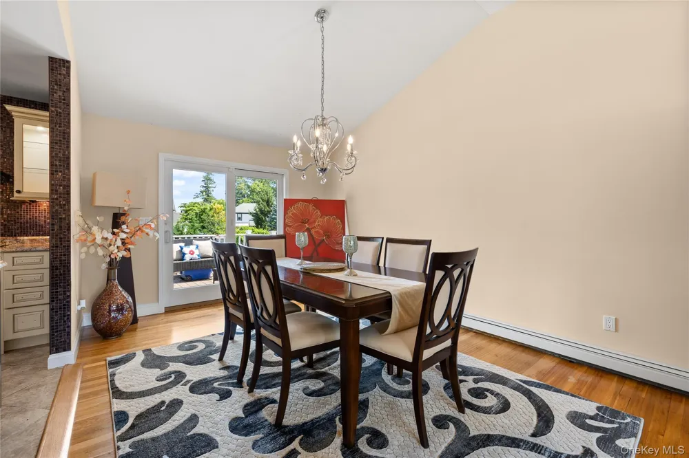236 Windsor Avenue Brightwaters, NY 11718
