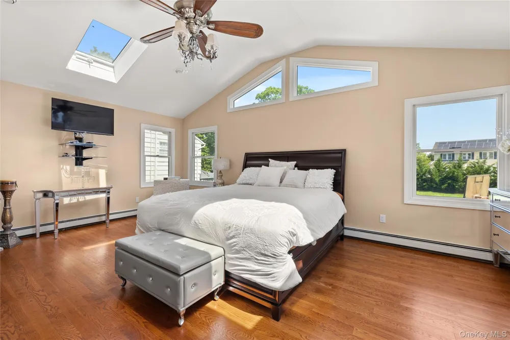 236 Windsor Avenue Brightwaters, NY 11718