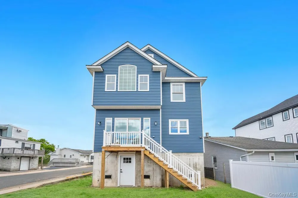 10 8th Avenue East Rockaway, NY 11518