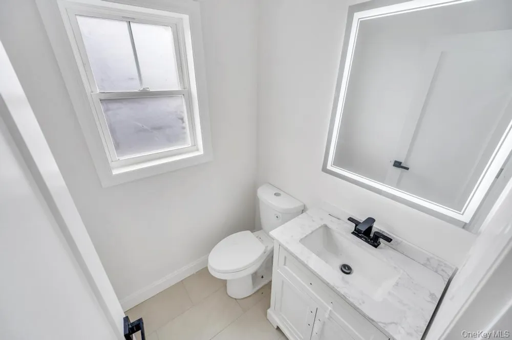 10 8th Avenue East Rockaway, NY 11518