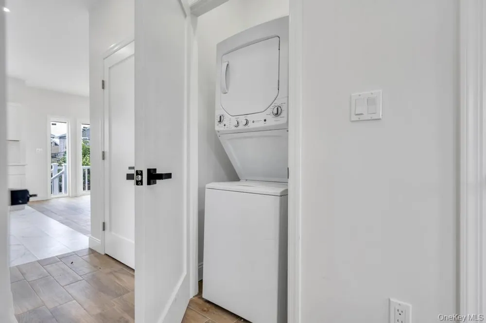 10 8th Avenue East Rockaway, NY 11518