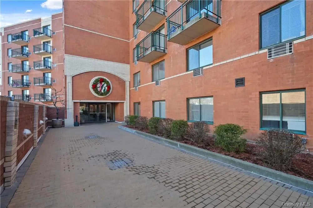 123 Mamaroneck Avenue #215 Mamaroneck, NY 10543