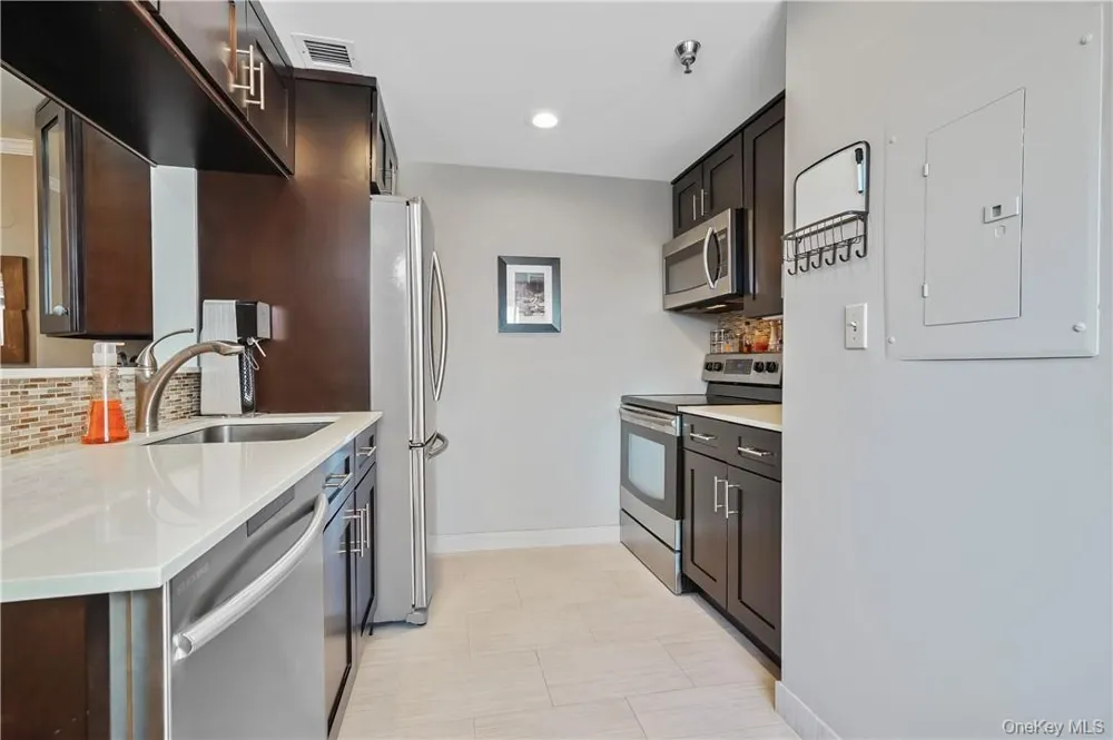 123 Mamaroneck Avenue #215 Mamaroneck, NY 10543