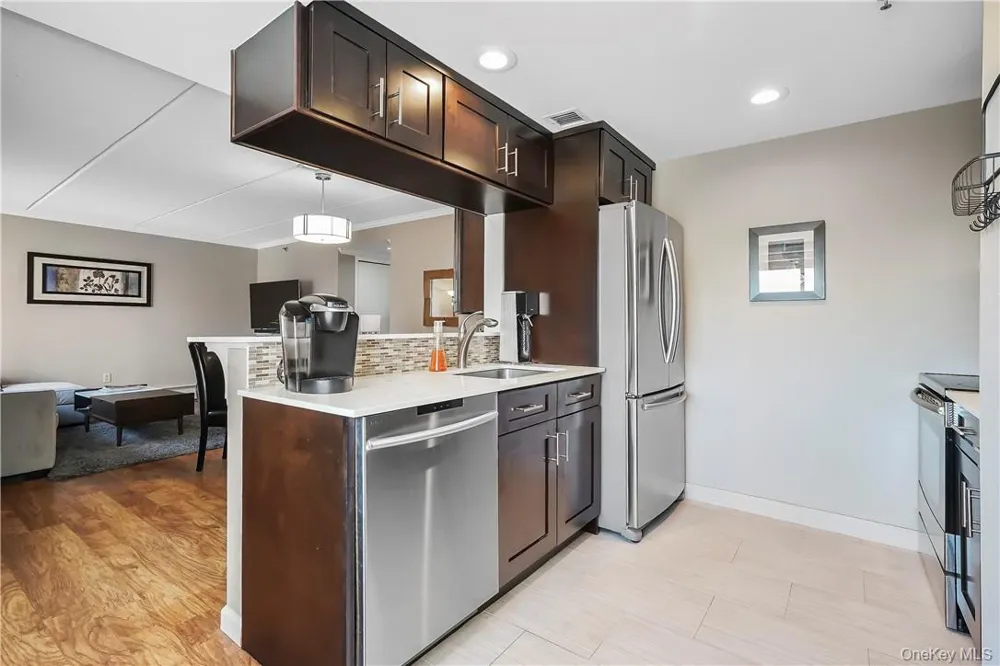 123 Mamaroneck Avenue #215 Mamaroneck, NY 10543