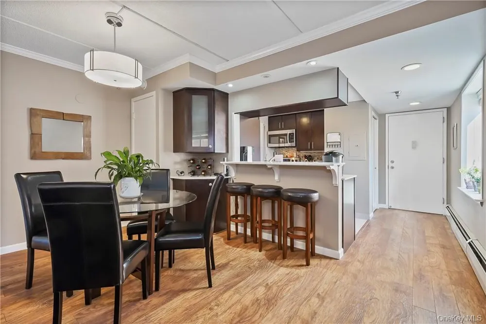 123 Mamaroneck Avenue #215 Mamaroneck, NY 10543