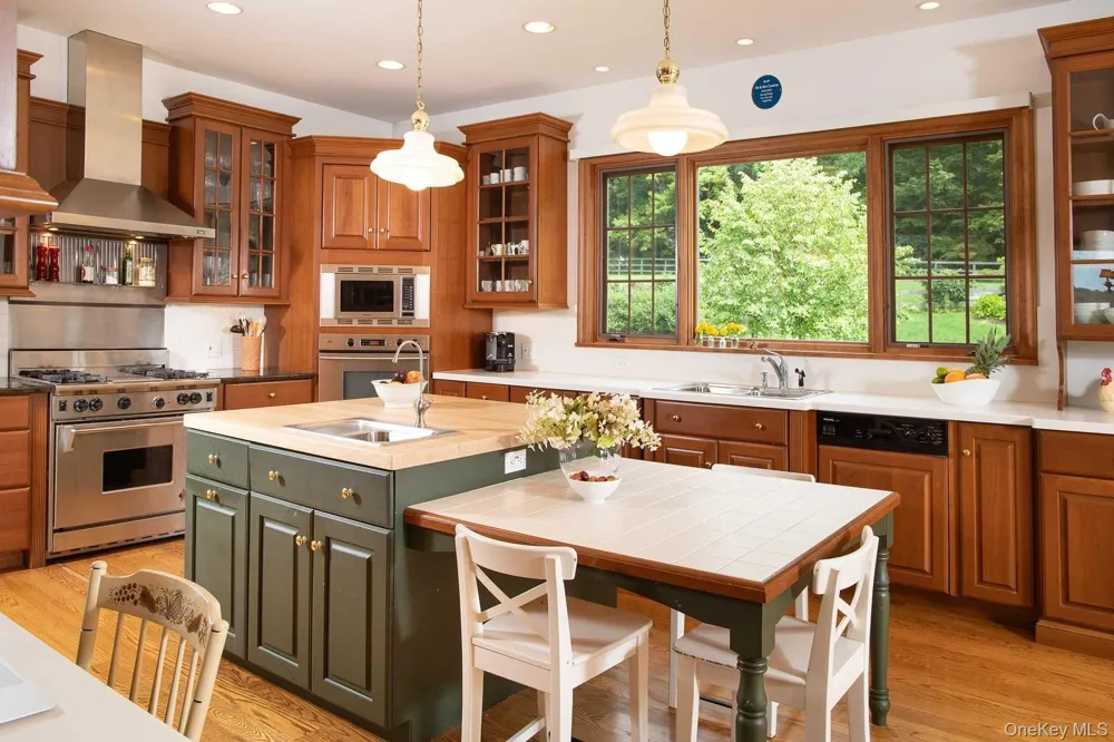 72 Mabbettsville Road Millbrook, NY 12545