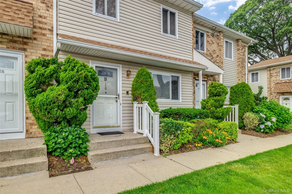 1595 Central Avenue #29CO Valley Stream, NY 11580