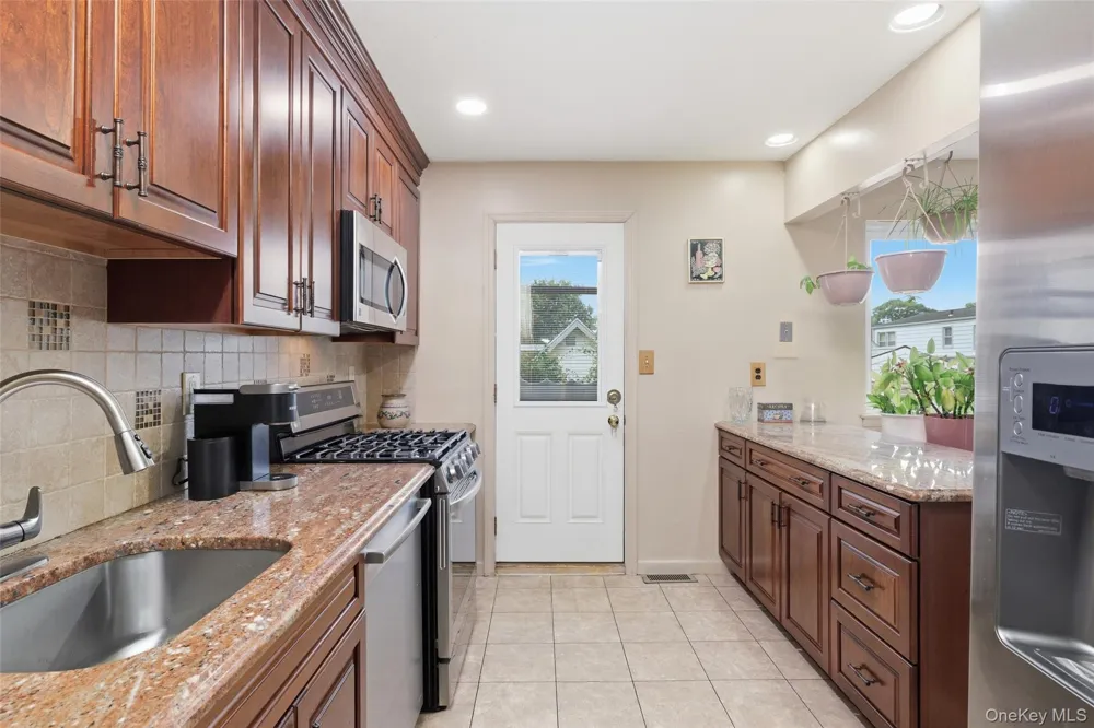 1595 Central Avenue #29CO Valley Stream, NY 11580