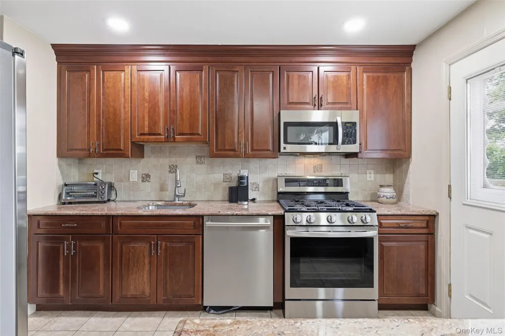 1595 Central Avenue #29CO Valley Stream, NY 11580