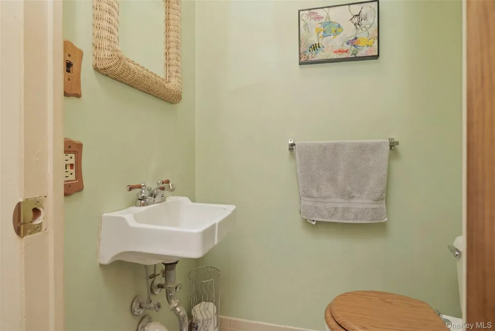 1595 Central Avenue #29CO Valley Stream, NY 11580
