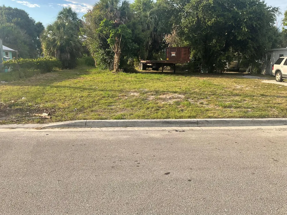 Avenue L Fort Pierce, FL 34950