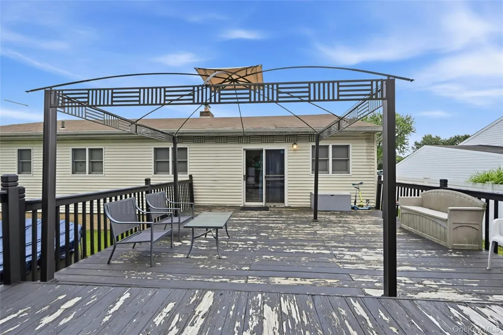 74 Tree Road Centereach, NY 11720