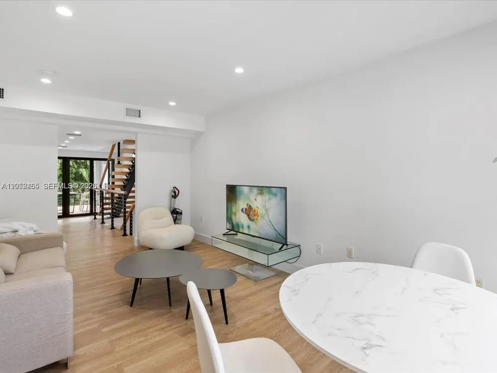 1134 71st St #3 Miami Beach, FL 33141