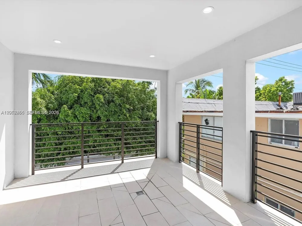 1134 71st St #3 Miami Beach, FL 33141