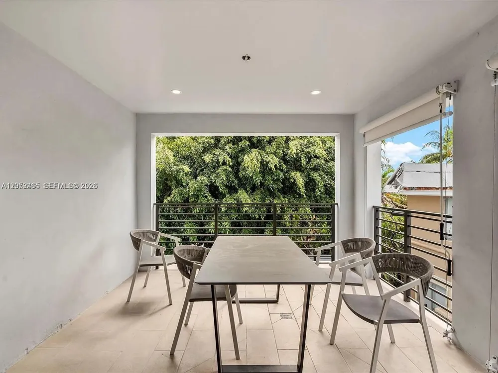 1134 71st St #3 Miami Beach, FL 33141