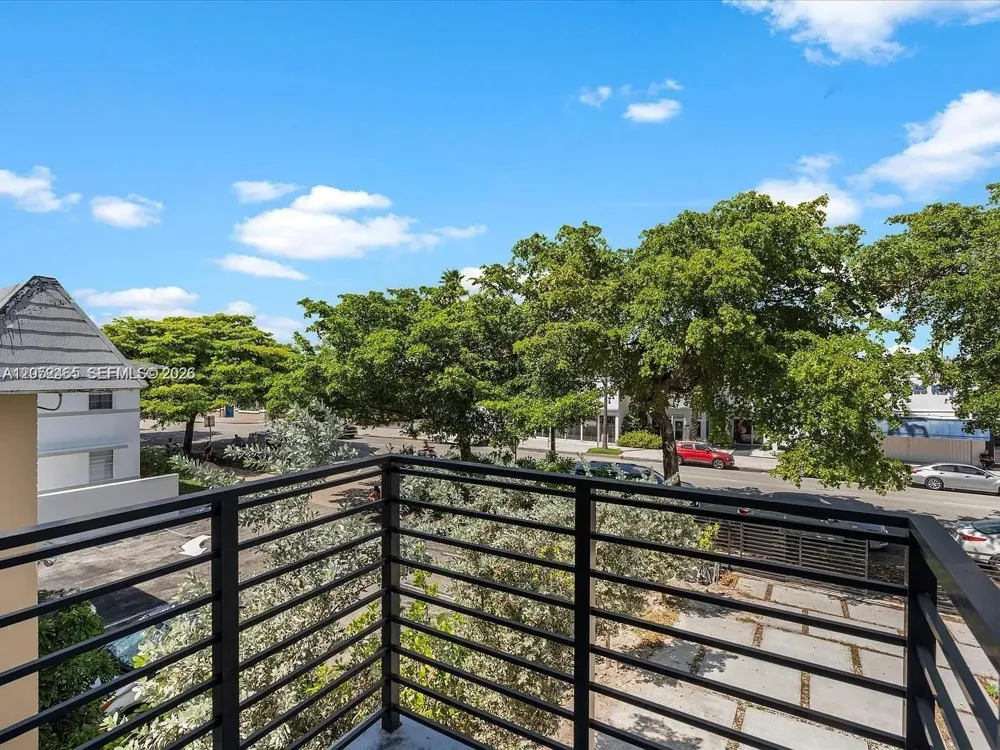 1134 71st St #3 Miami Beach, FL 33141