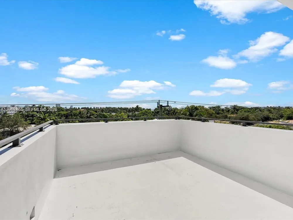 1134 71st St #3 Miami Beach, FL 33141
