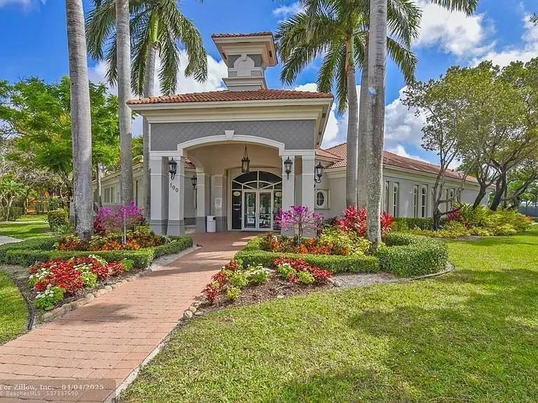 8023 Big Pine Way Riviera Beach, FL 33407