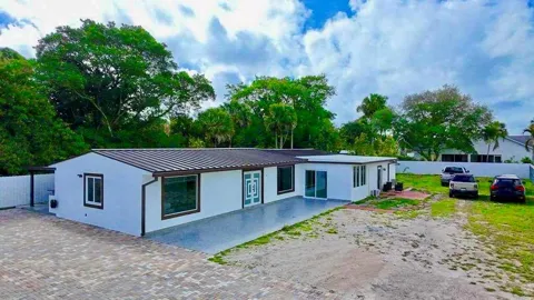 696 Arlington Drive