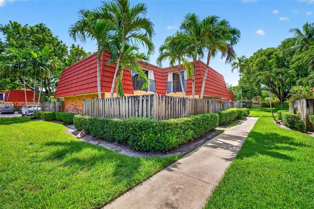719 NW 98th Cir Plantation, FL 33324