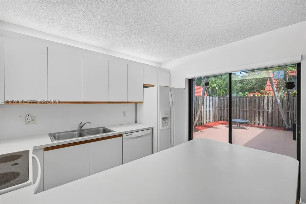 719 NW 98th Cir Plantation, FL 33324