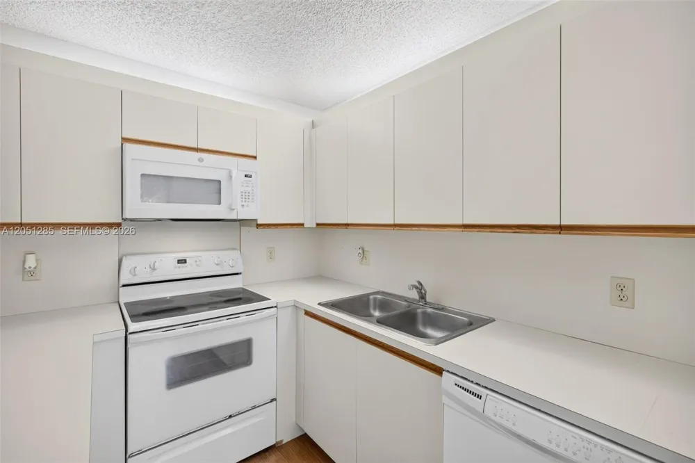 719 NW 98th Cir Plantation, FL 33324