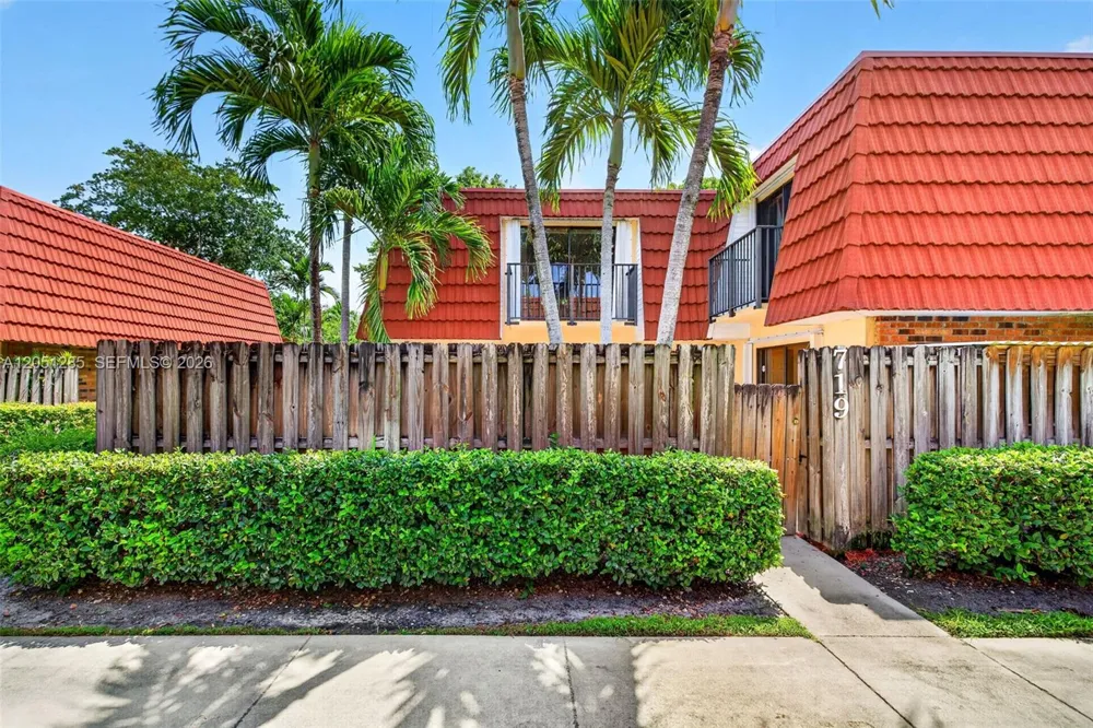 719 NW 98th Cir Plantation, FL 33324