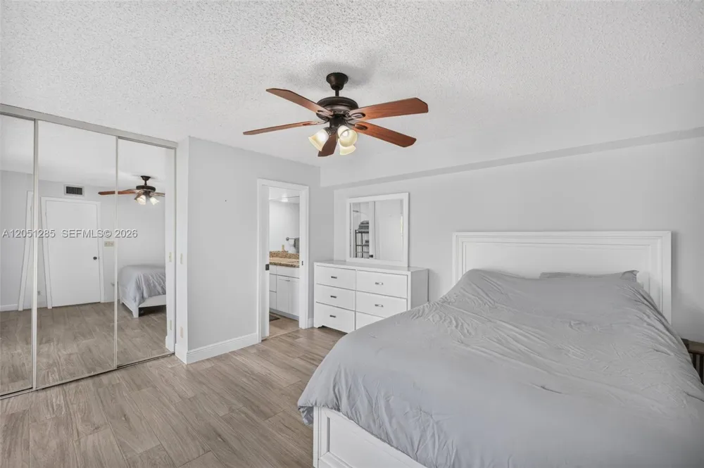 719 NW 98th Cir Plantation, FL 33324