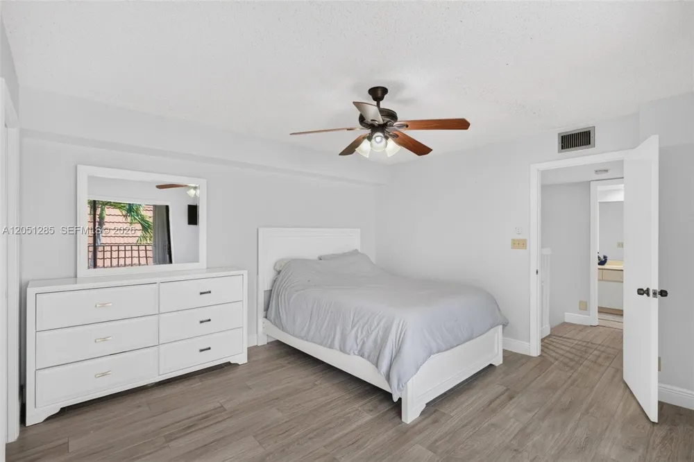 719 NW 98th Cir Plantation, FL 33324