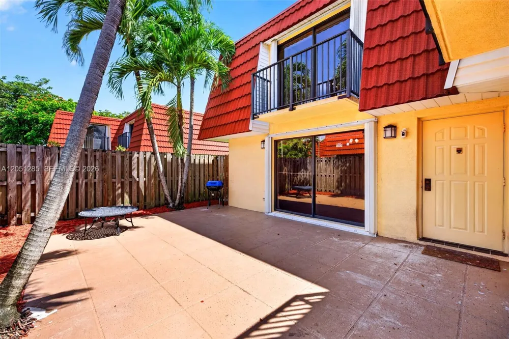 719 NW 98th Cir Plantation, FL 33324