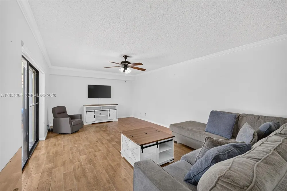 719 NW 98th Cir Plantation, FL 33324