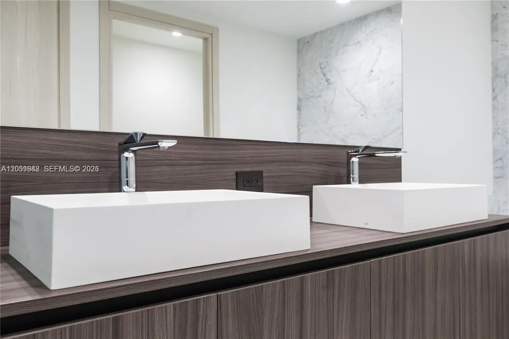 1000 Brickell Plz #2110 Miami, FL 33131