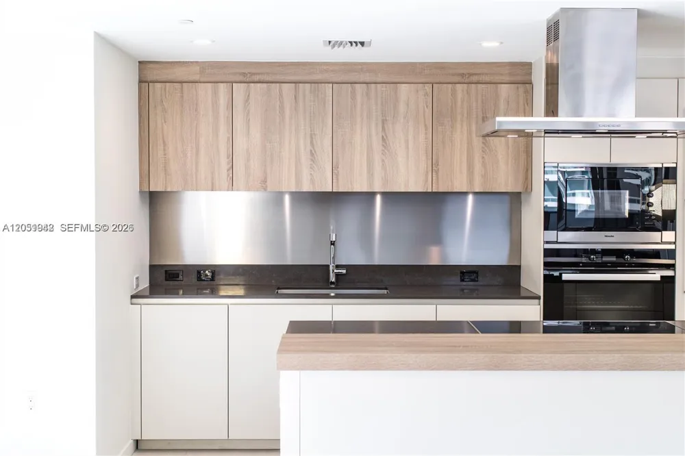 1000 Brickell Plz #2110 Miami, FL 33131