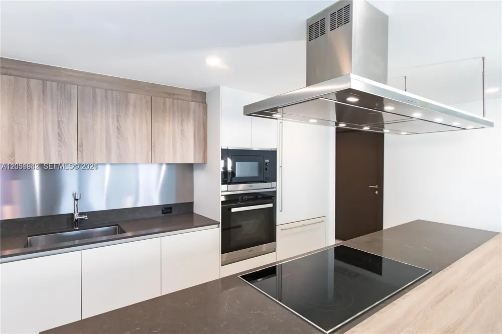 1000 Brickell Plz #2110 Miami, FL 33131