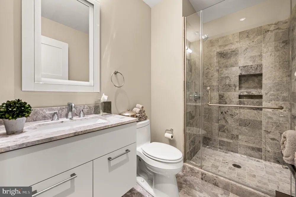 50 S 16TH STREET #5103 Philadelphia, PA 19102