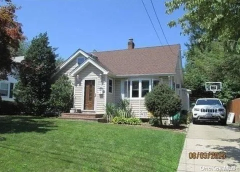 6 Dawes Avenue