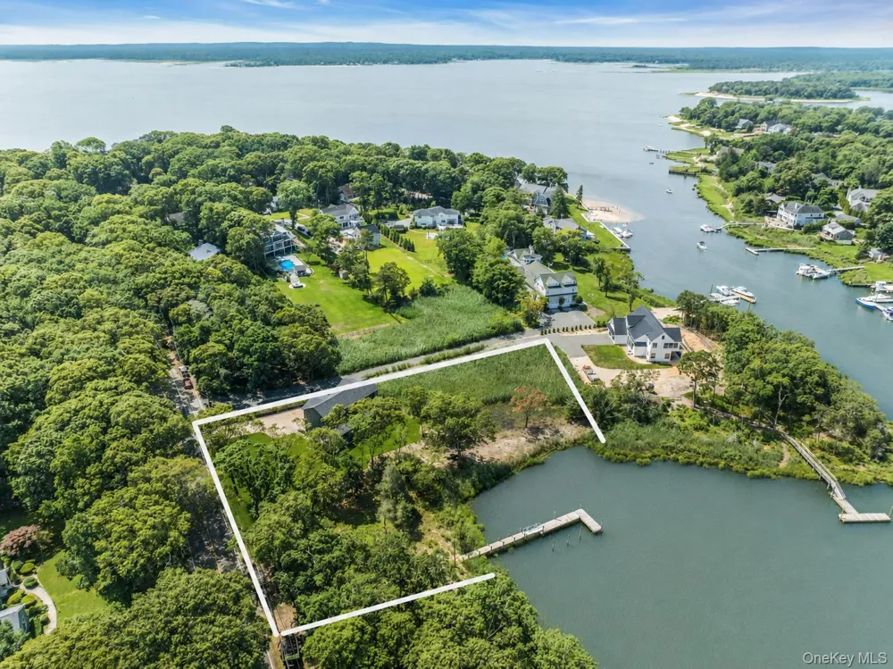 255 Peconic Bay Boulevard Aquebogue, NY 11901