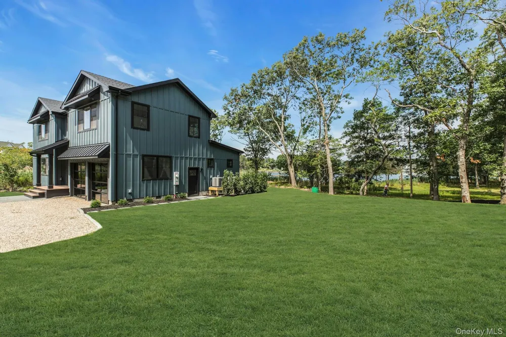 255 Peconic Bay Boulevard Aquebogue, NY 11901