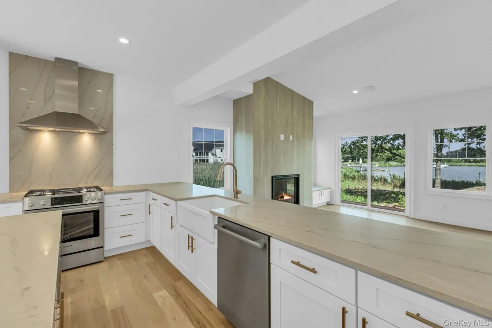 255 Peconic Bay Boulevard Aquebogue, NY 11901