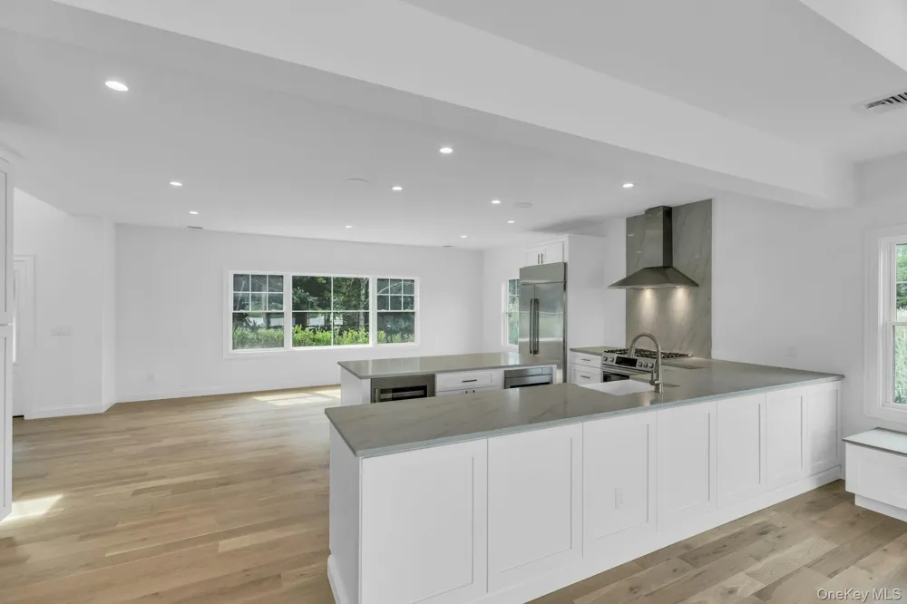 255 Peconic Bay Boulevard Aquebogue, NY 11901