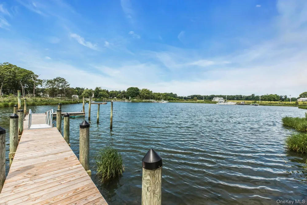 255 Peconic Bay Boulevard Aquebogue, NY 11901